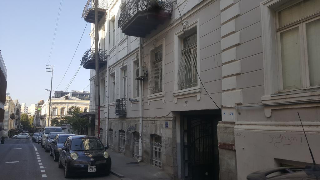 Old Tbilisi Trio Apartments Esterno foto