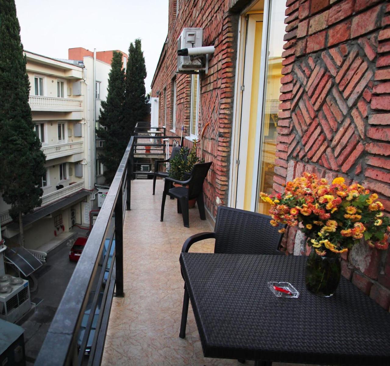 Old Tbilisi Trio Apartments Esterno foto